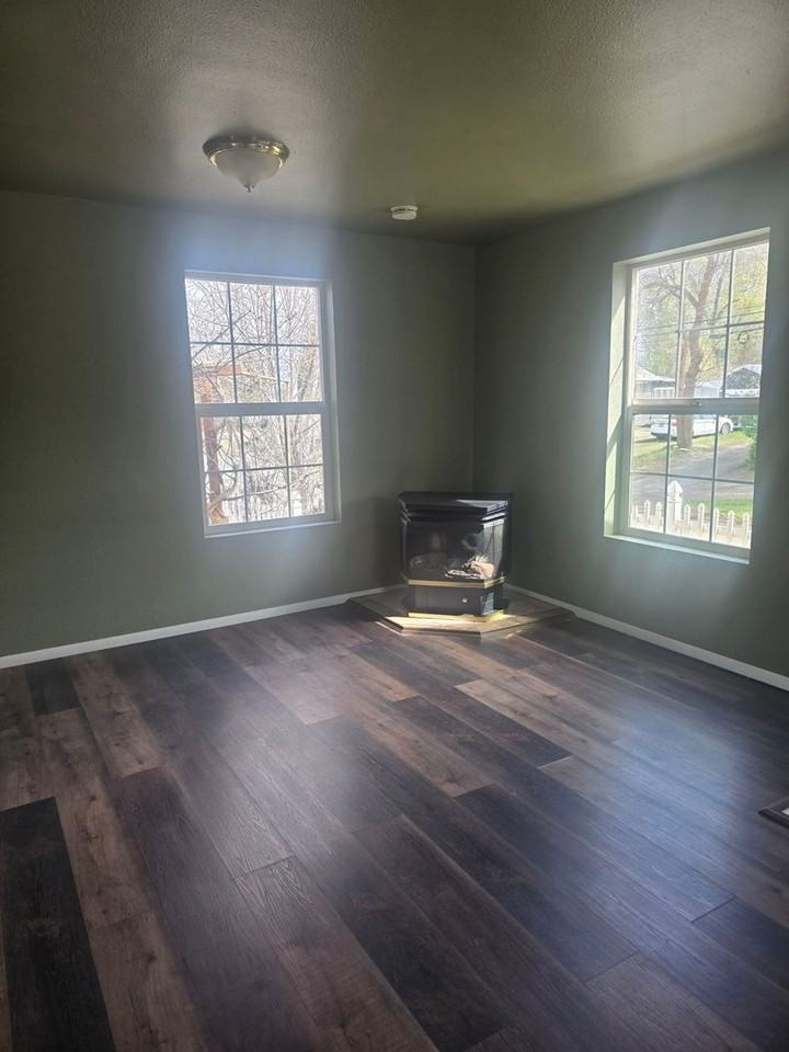 1003 Upham St - Photo 5 of 16