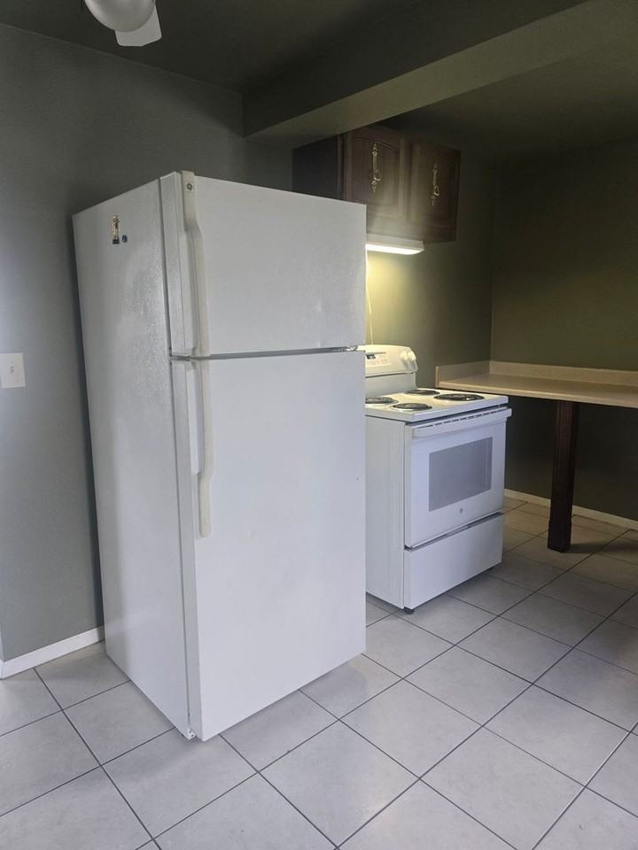 1003 Upham St - Photo 7 of 16