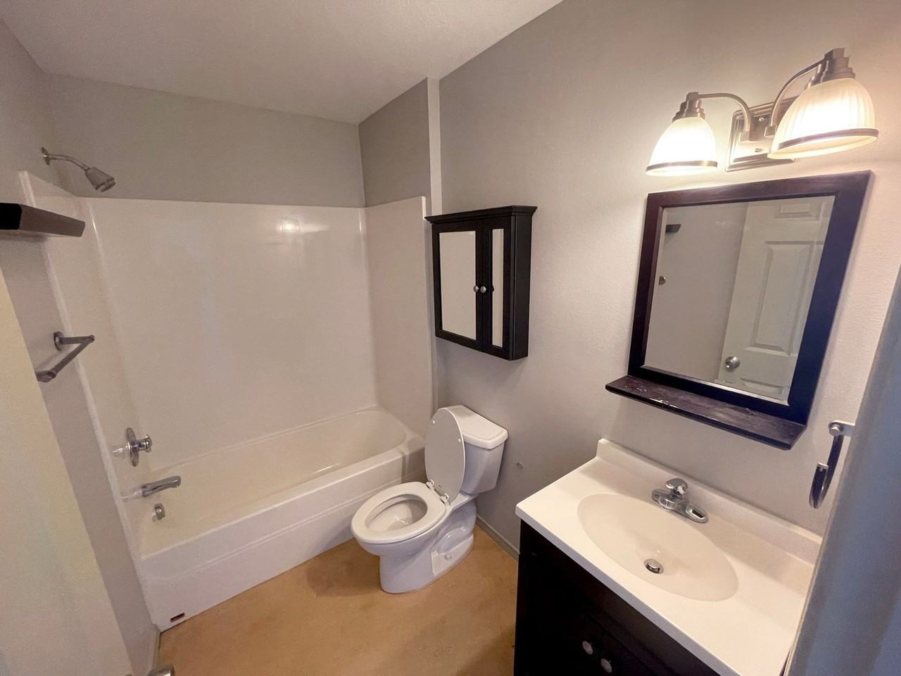 5011 N Syracuse St #B - Photo 5 of 24