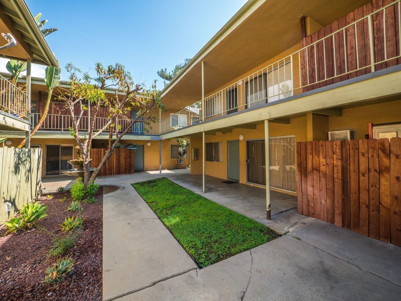 20353 Saticoy St - Photo 7 of 10