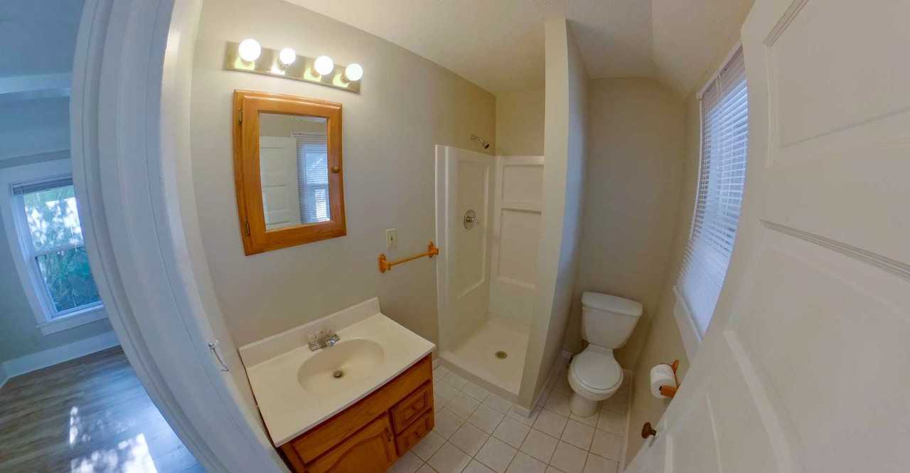 1318 Houston St - Photo 4 of 12