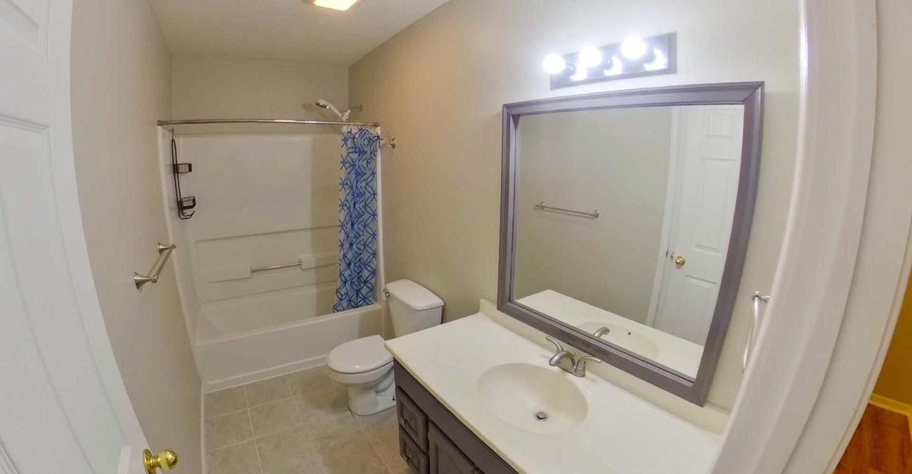 1318 Houston St - Photo 7 of 12