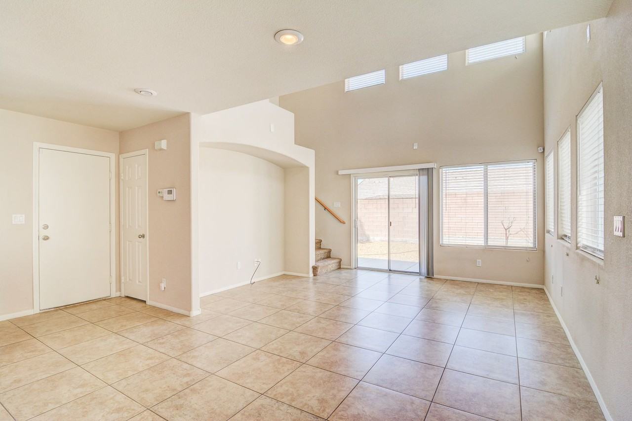 2728 Kona Crest Ave - Photo 3 of 15