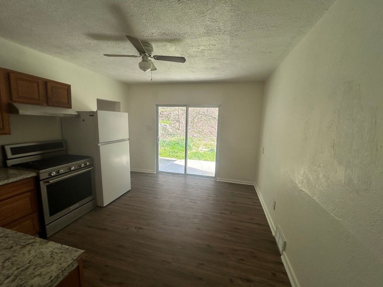 505 Washington St - Photo 3 of 6