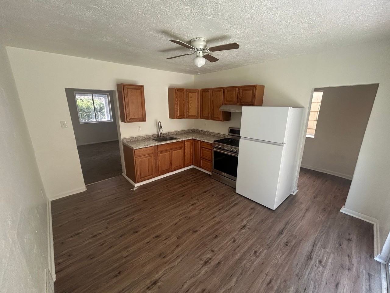 505 Washington St - Photo 4 of 6