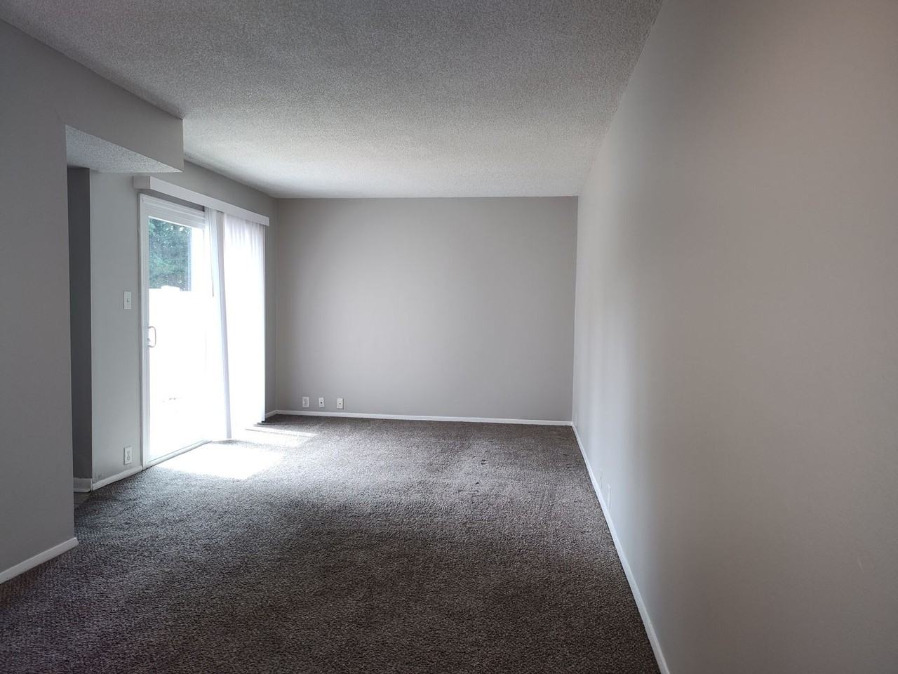 7001 Stonington Ln - Photo 6 of 29