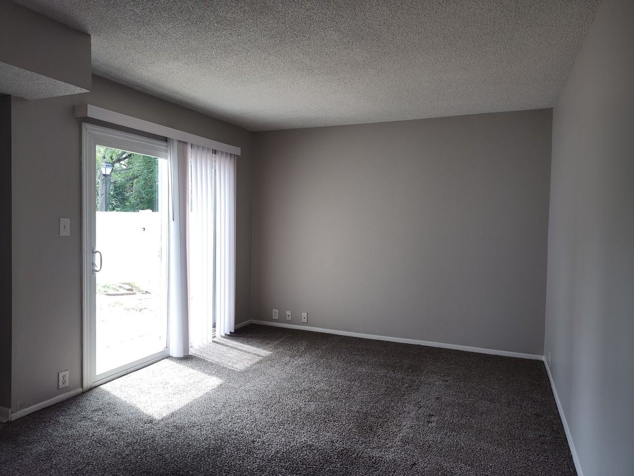 7001 Stonington Ln - Photo 7 of 29