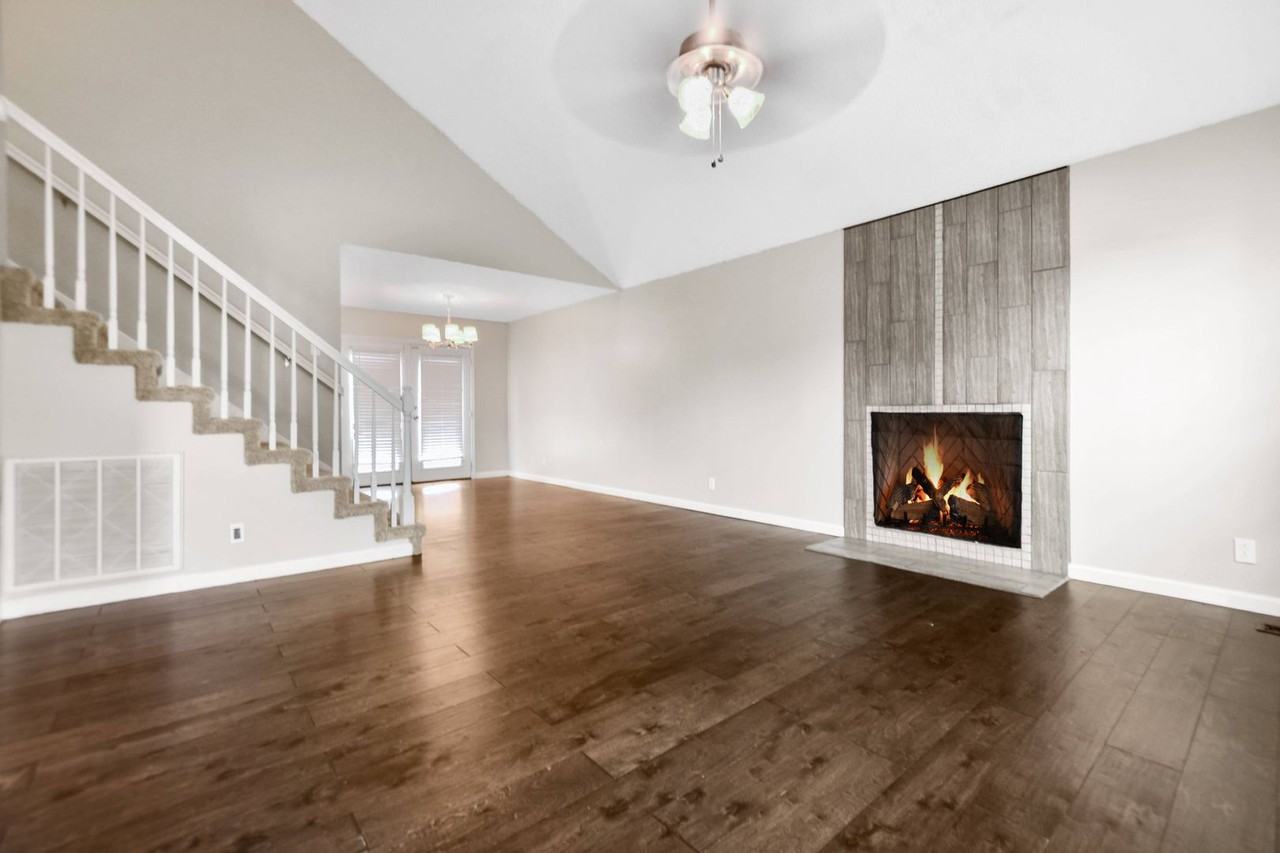 907 Lamont Ln - Photo 5 of 22