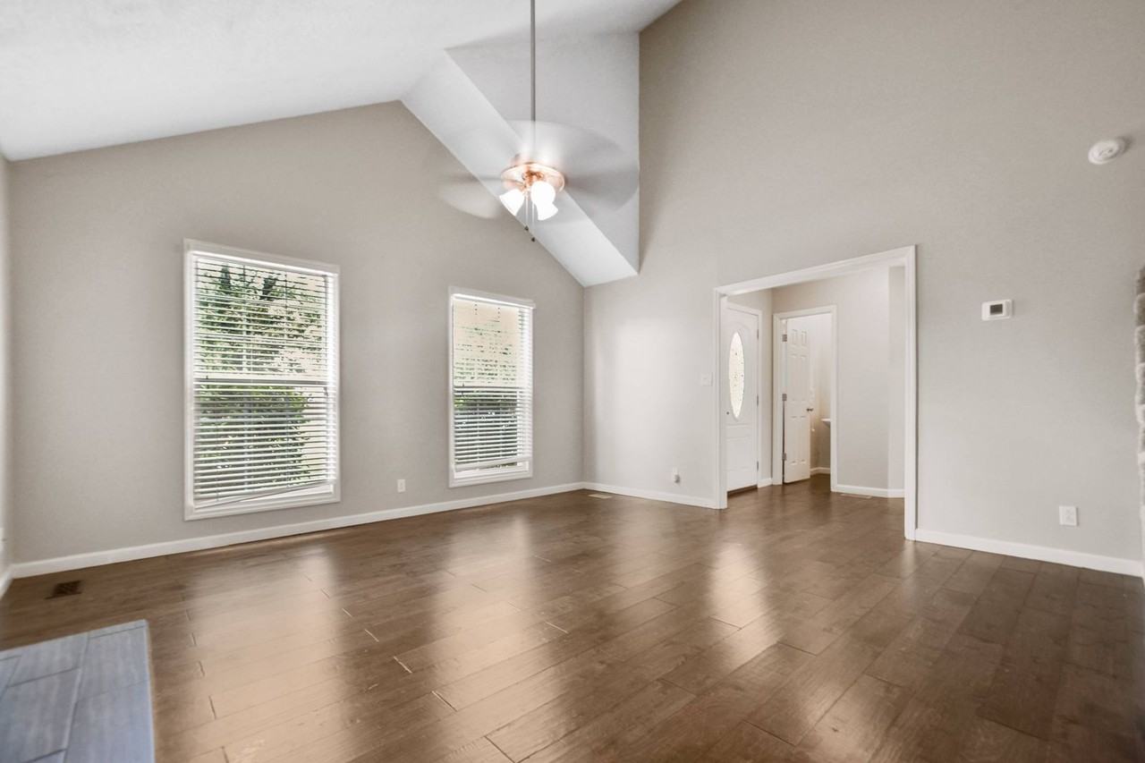 907 Lamont Ln - Photo 6 of 22