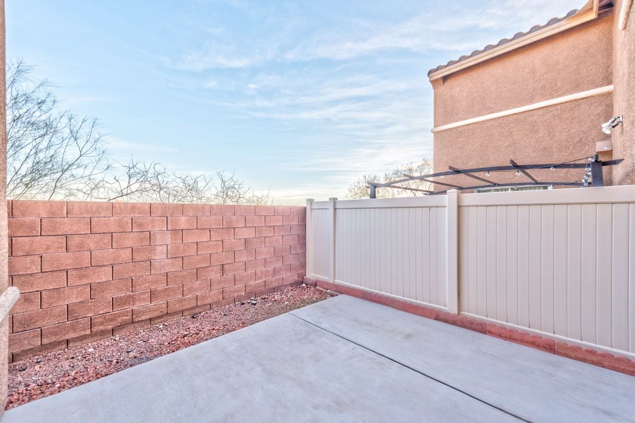 9304 Pokeweed Ct - Photo 2 of 15