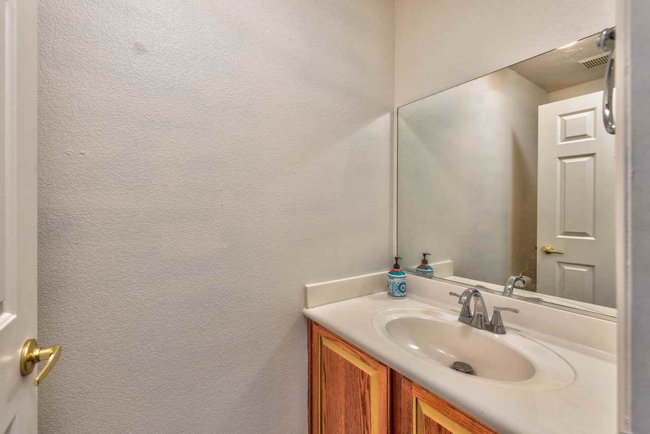 9304 Pokeweed Ct - Photo 6 of 15