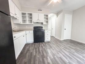 Quiet end of street in Summerville townhome - Photo 1 of 1