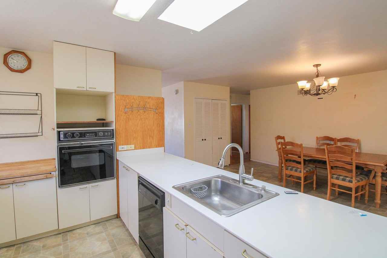 544 Princeton Pl - Photo 6 of 19