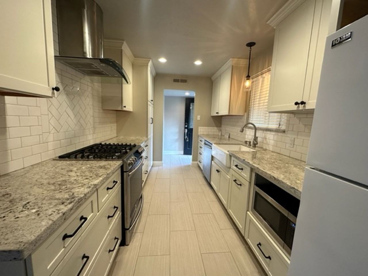 1 Cypress Dr - Photo 7 of 17