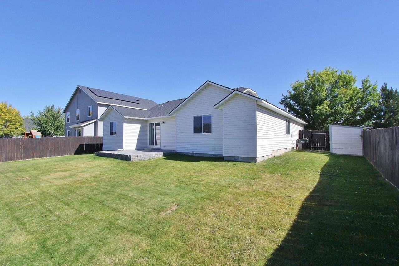 2525 N Blueblossom Dr - Photo 2 of 25