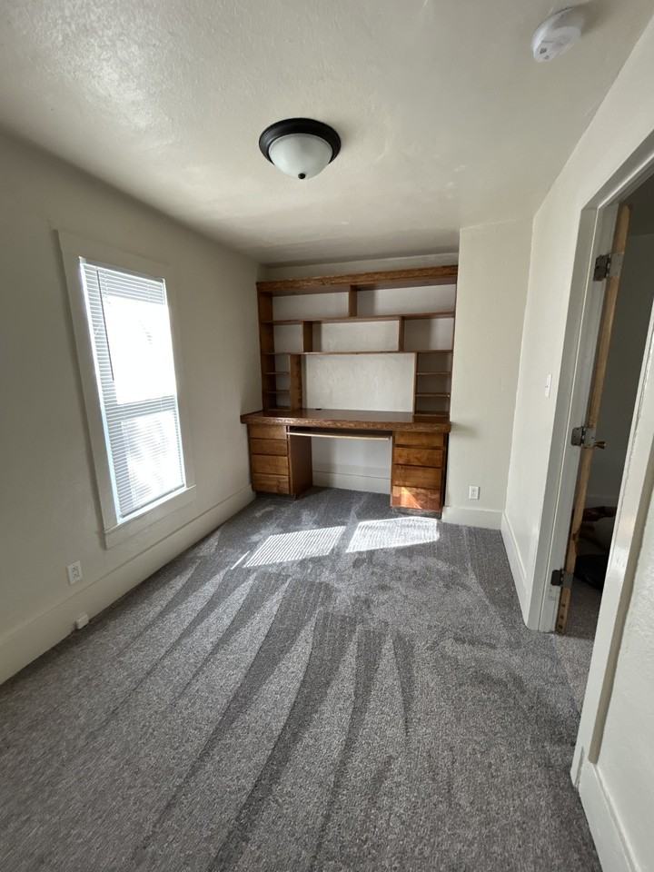 411 9th St #1 - Photo 2 of 14