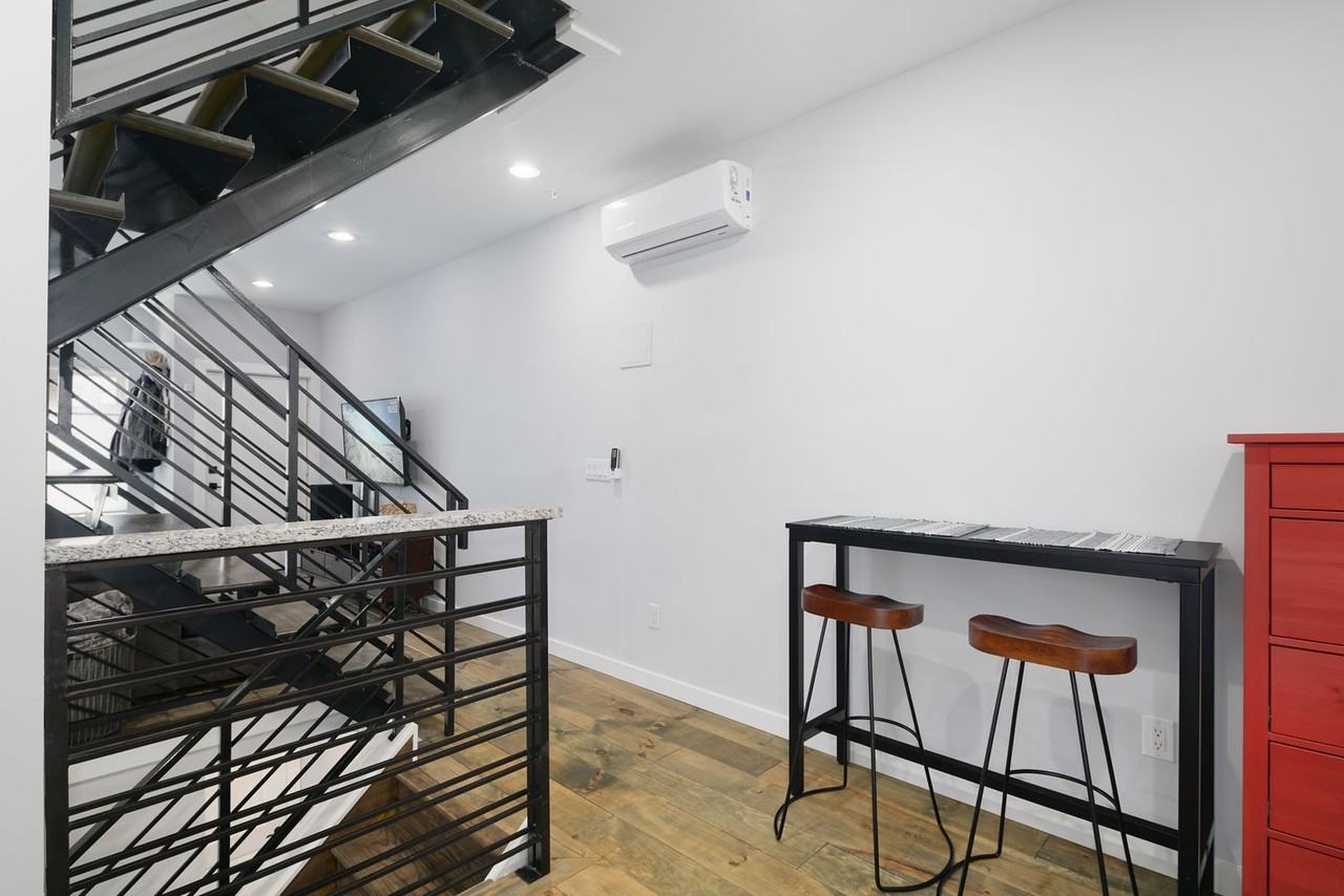 1940 N Orianna St - Photo 3 of 36