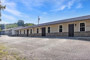 featured image of 400 N Rockingchair Rd