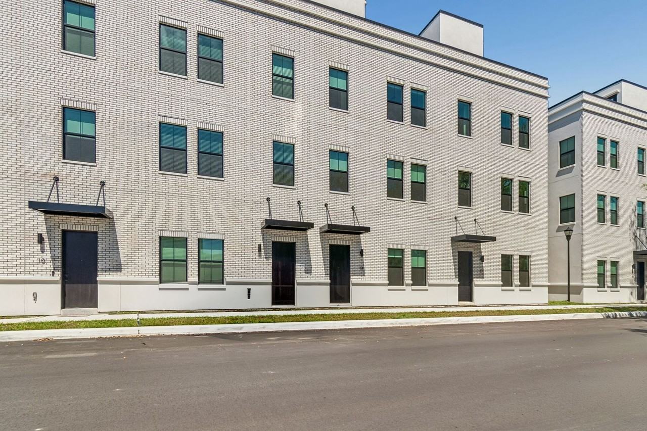 1218 E Kay St - Photo 2 of 50