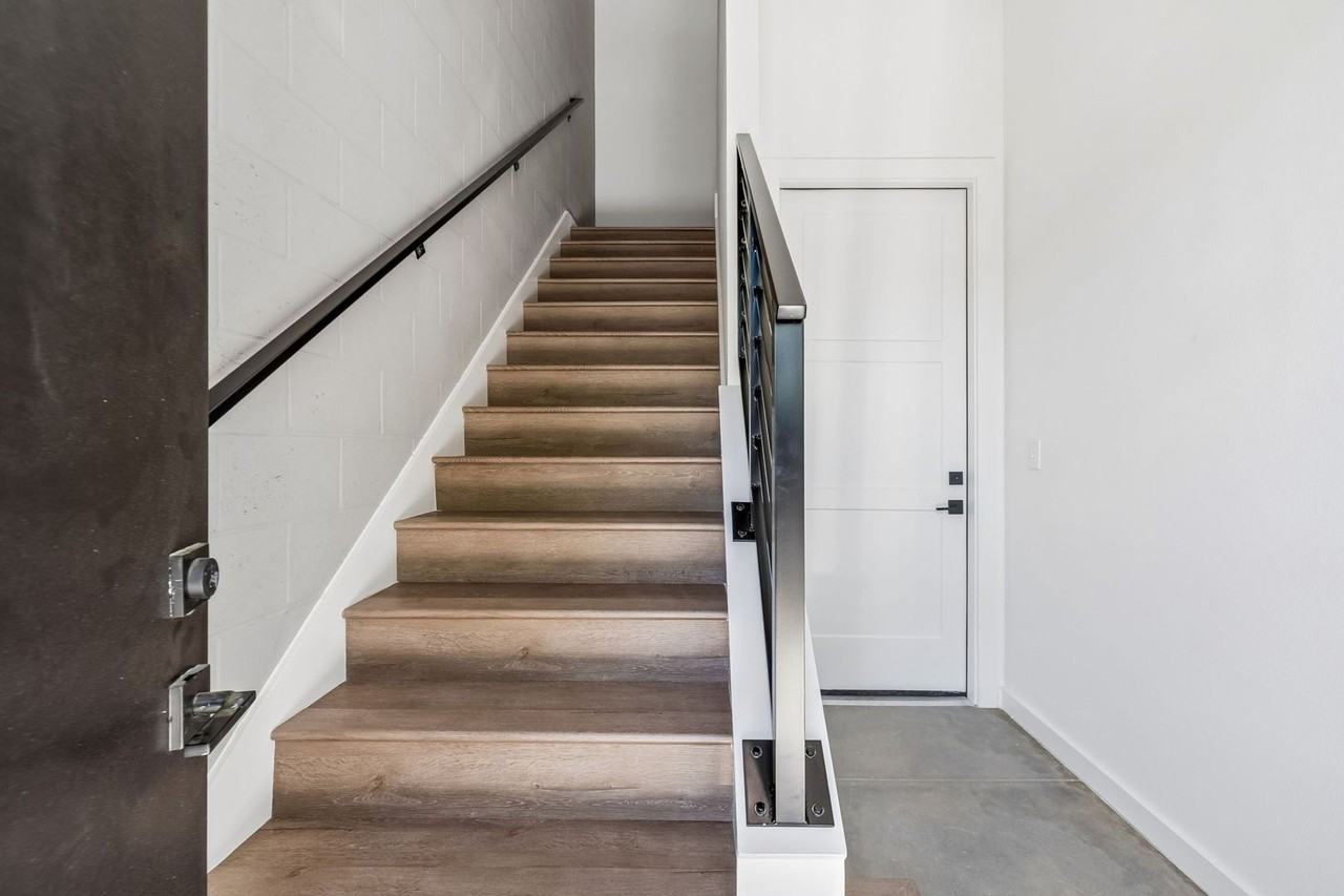 1218 E Kay St - Photo 3 of 50