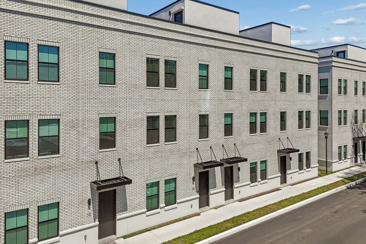 1218 E Kay St - Photo 4 of 50