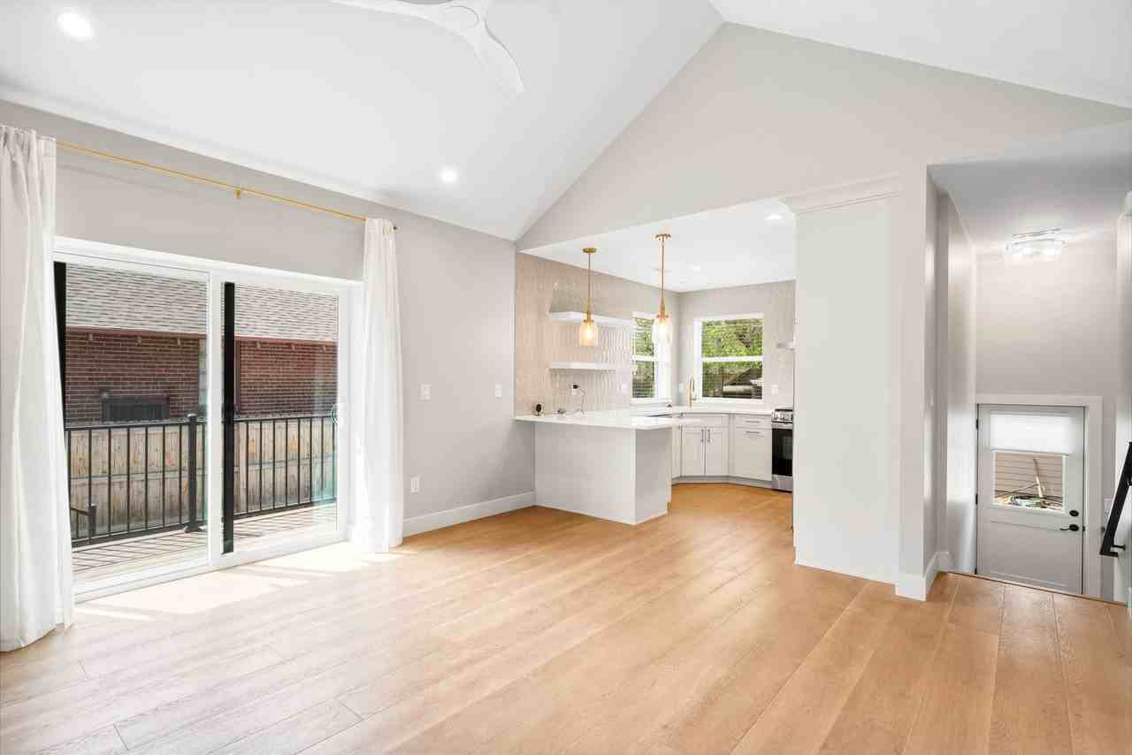 1629 Fairfax St - Photo 6 of 34