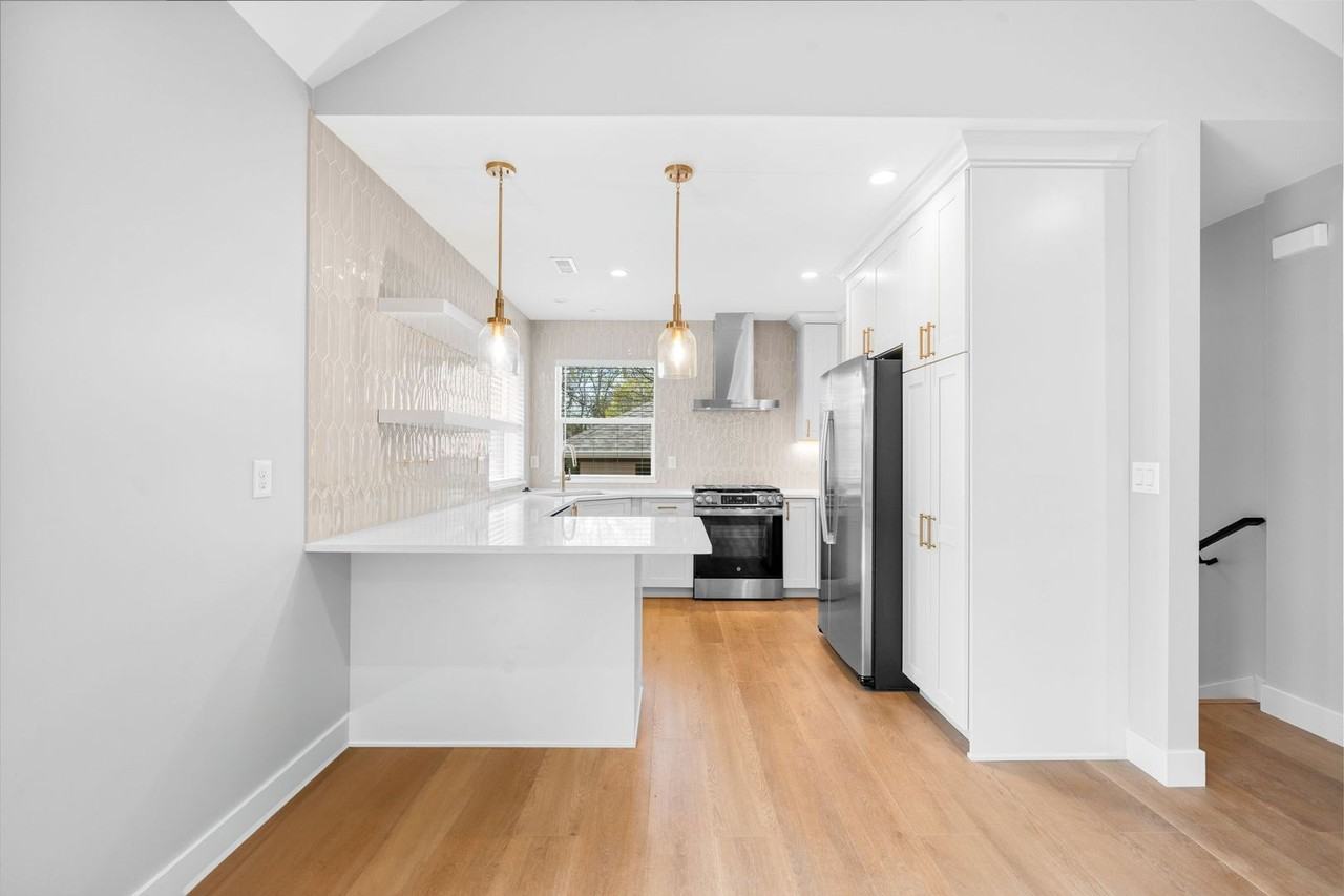 1629 Fairfax St - Photo 7 of 34