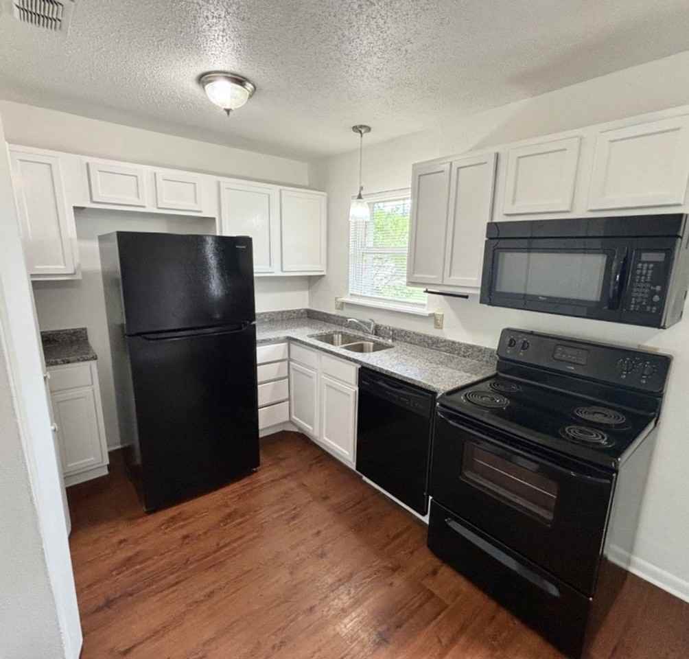 703 Apache Dr - Photo 7 of 16