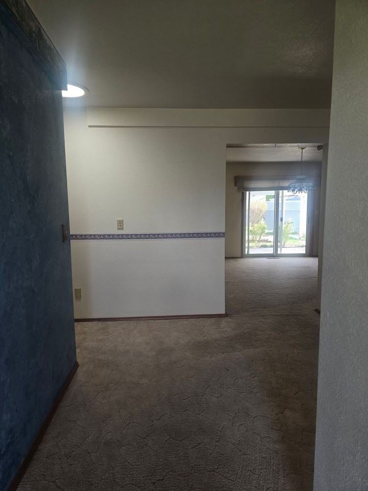 4135 Monrovia Way - Photo 2 of 20