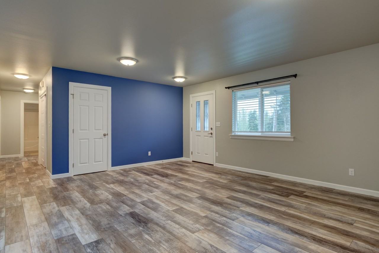 997 Yvonne Ave - Photo 5 of 24