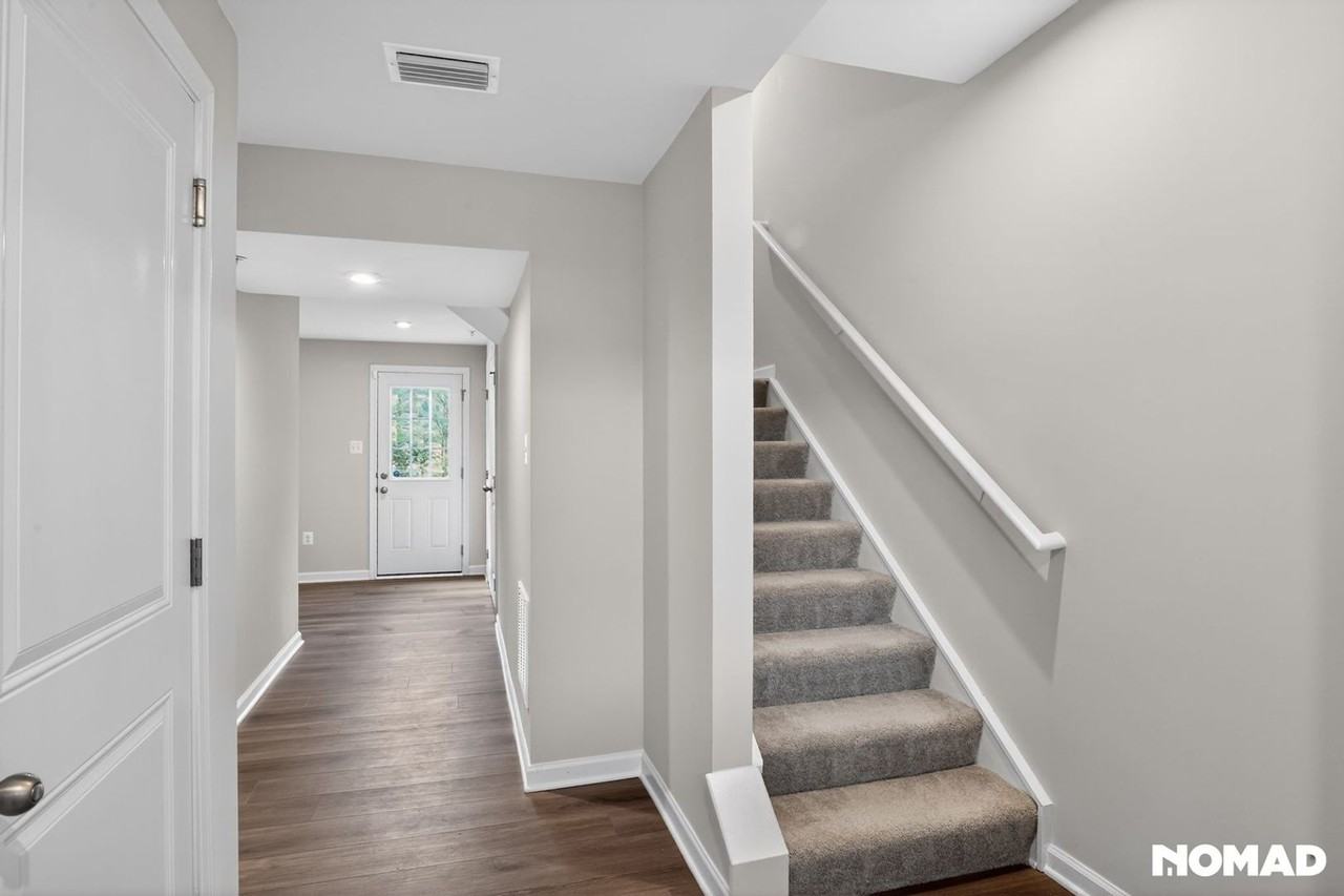 611 Yellow Bill Ln - Photo 4 of 32