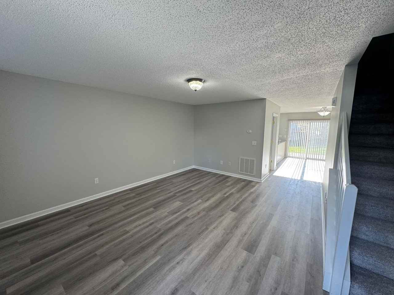 2405 King Arthurs Ct - Photo 2 of 16