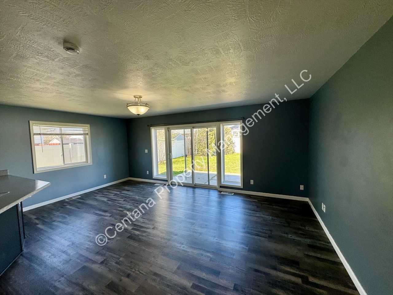 1409 27th Ave S - Photo 3 of 16