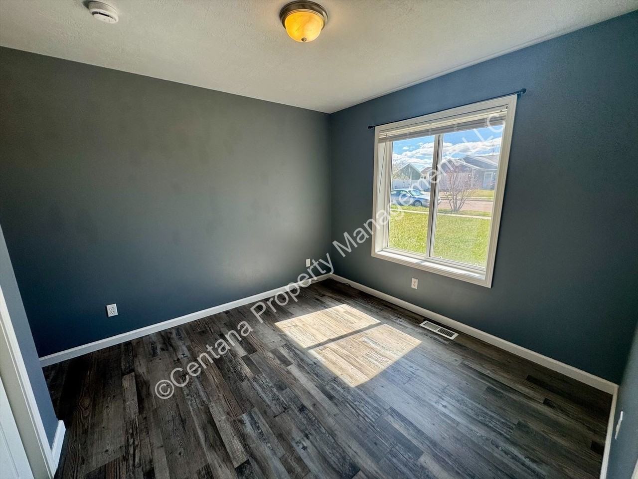 1409 27th Ave S - Photo 4 of 16