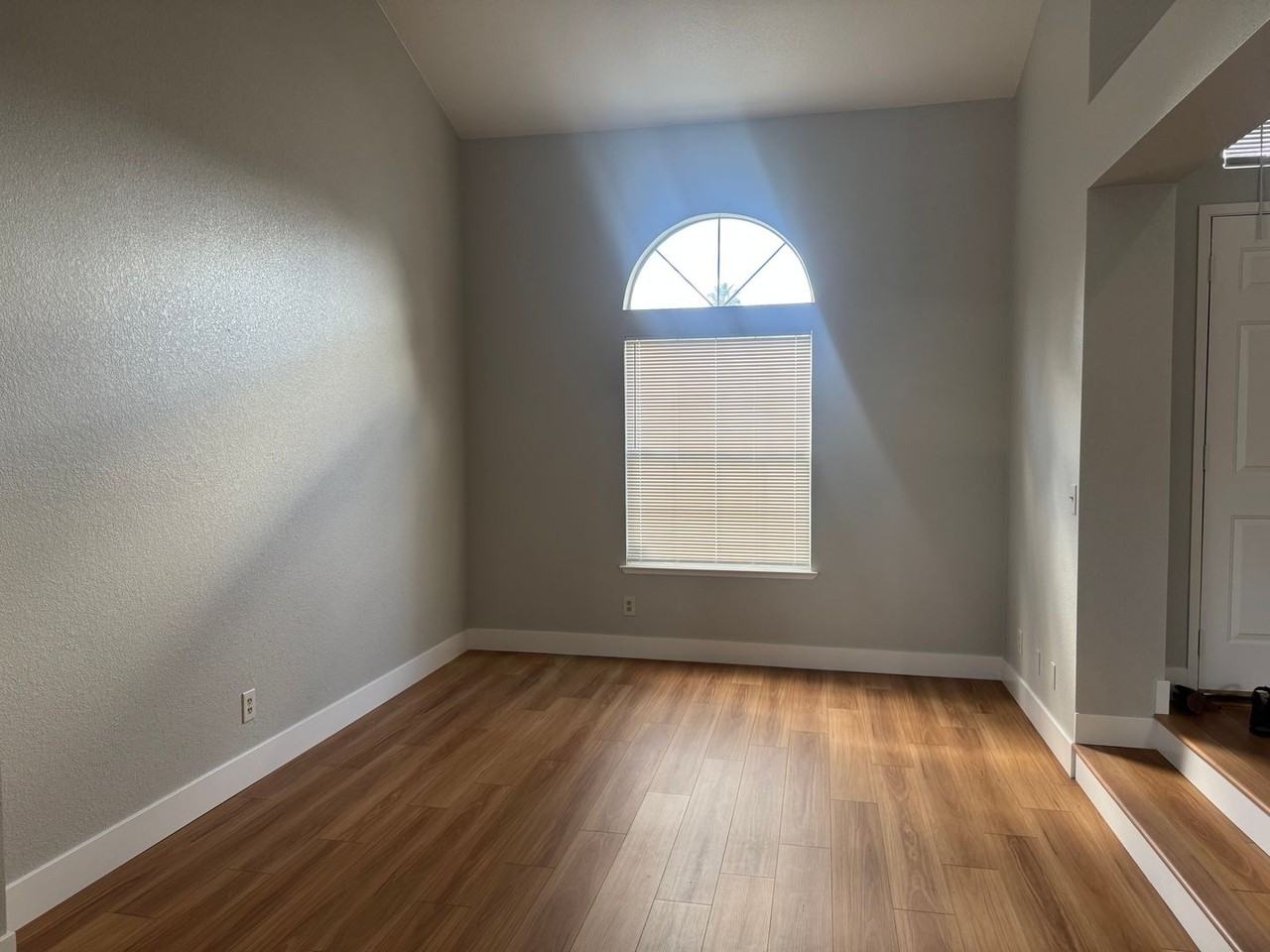 2776 Woodmont Dr - Photo 2 of 30