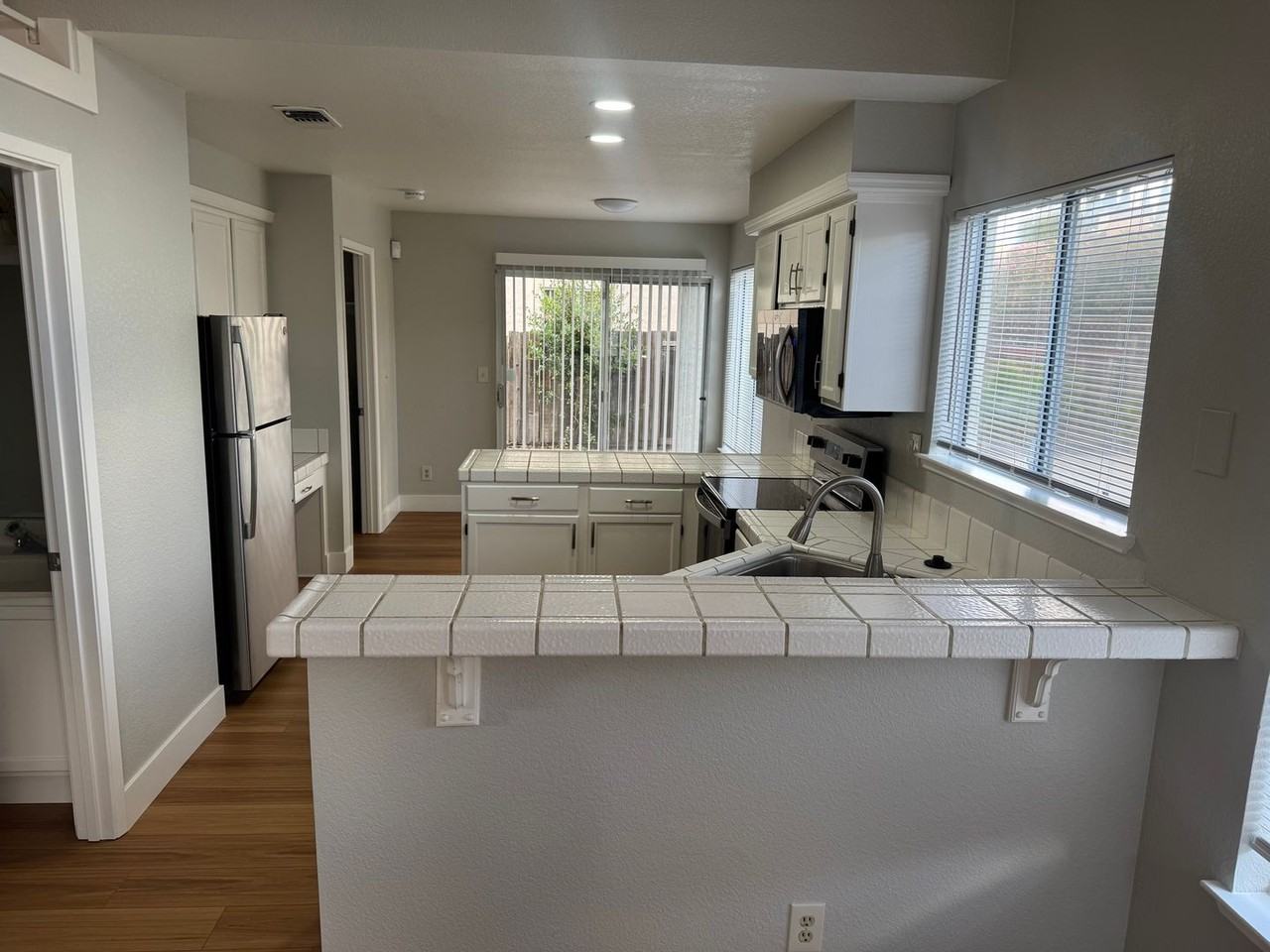 2776 Woodmont Dr - Photo 4 of 30