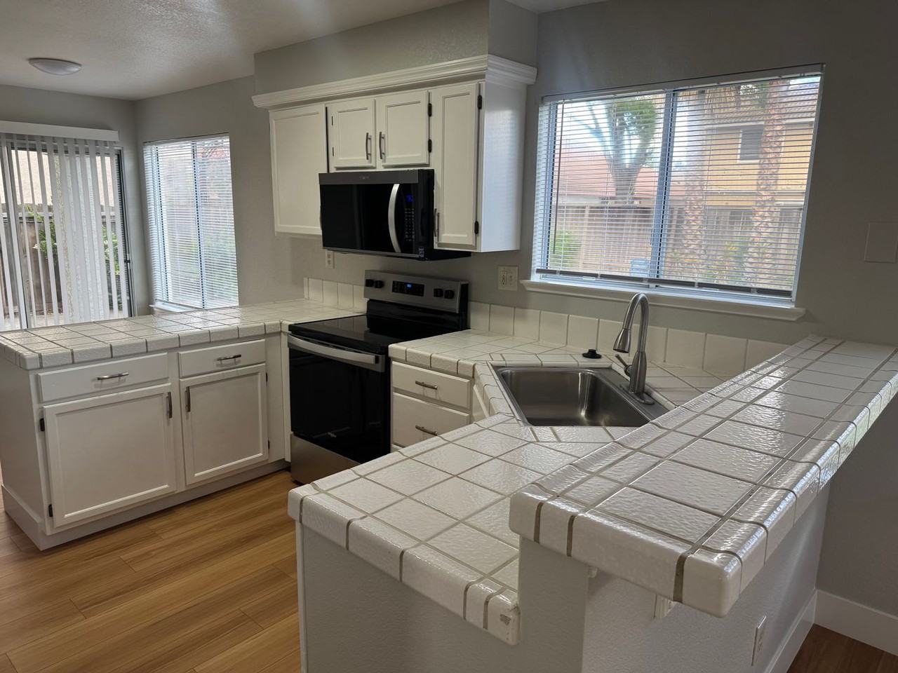 2776 Woodmont Dr - Photo 5 of 30