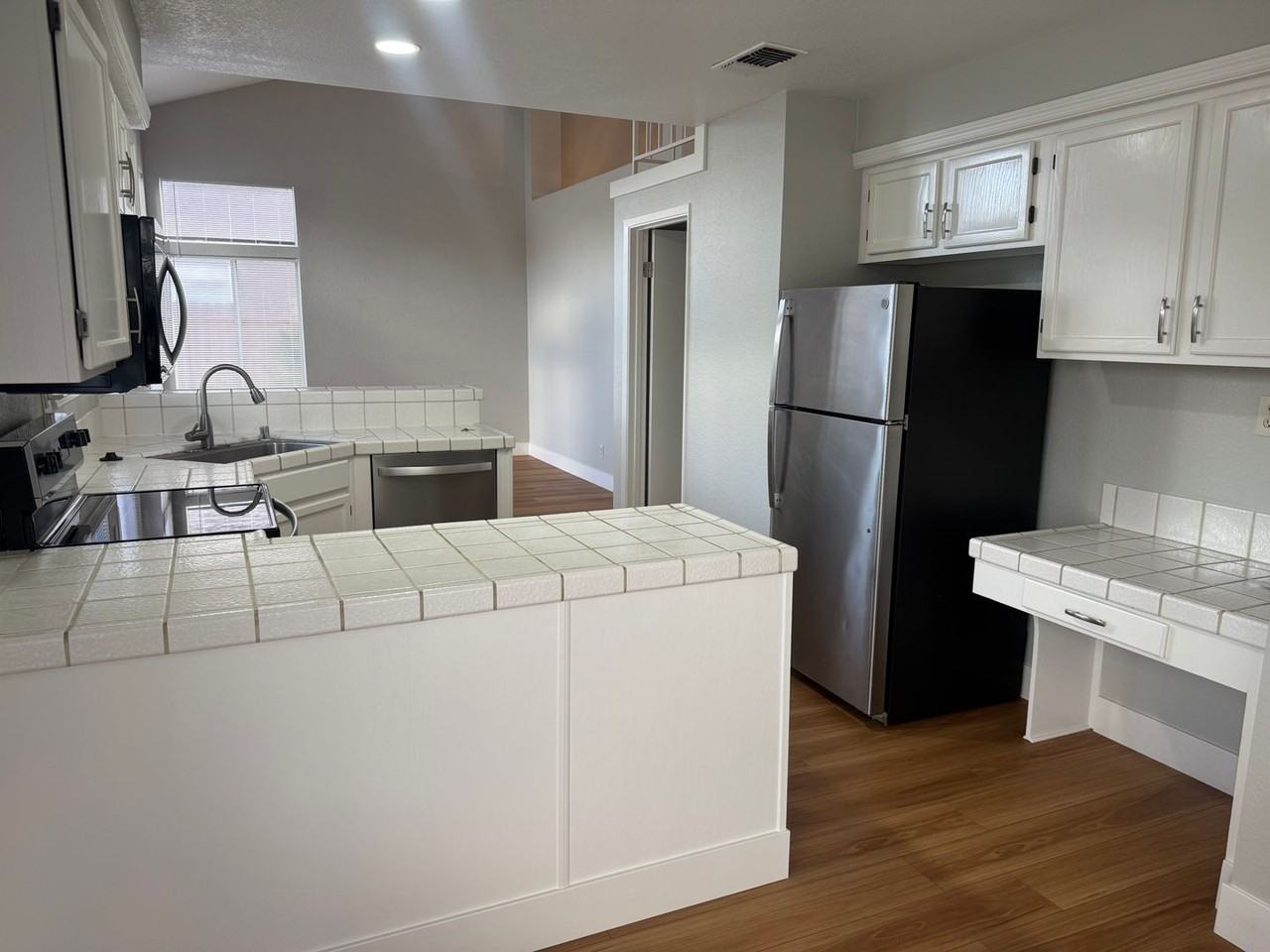 2776 Woodmont Dr - Photo 7 of 30