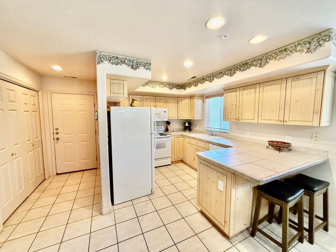 1845 W Canyon View Dr - Photo 4 of 21