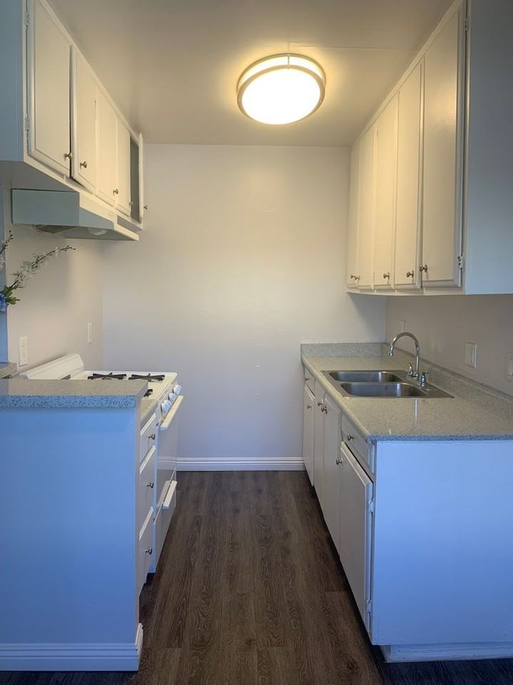 Find Your Perfect Place: You Forever Home in San Fernando Awaits! - Photo 5 of 33