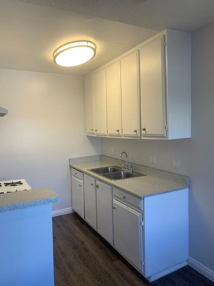 Find Your Perfect Place: You Forever Home in San Fernando Awaits! - Photo 7 of 33