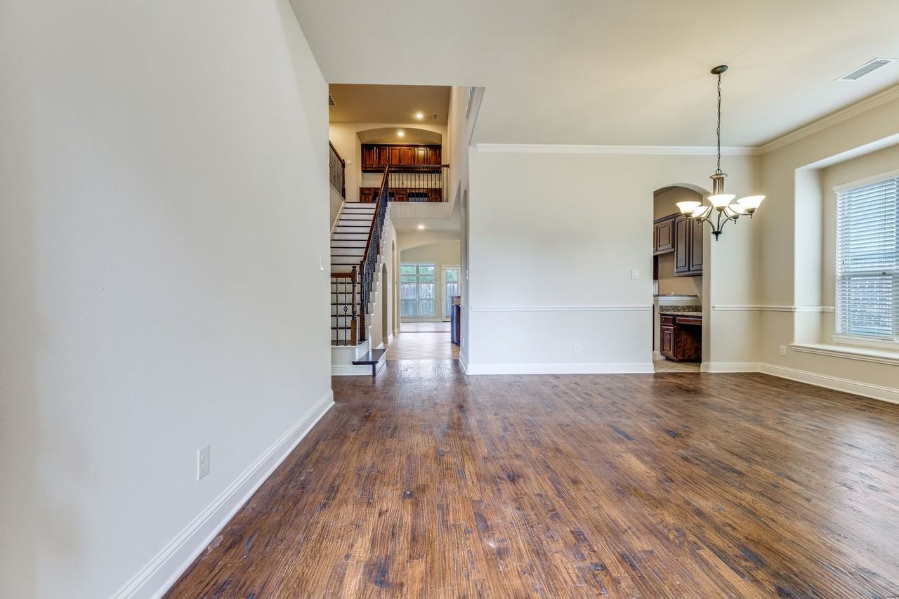 420 Devonshire Dr - Photo 3 of 26