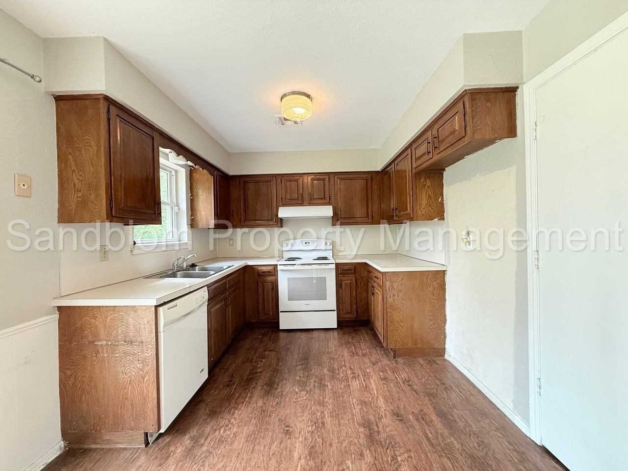 12124 E 22nd St - Photo 6 of 19