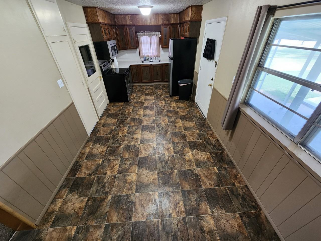 1808 E 6th St #1 - Photo 4 of 16