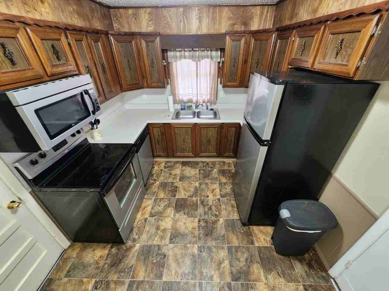 1808 E 6th St #1 - Photo 5 of 16