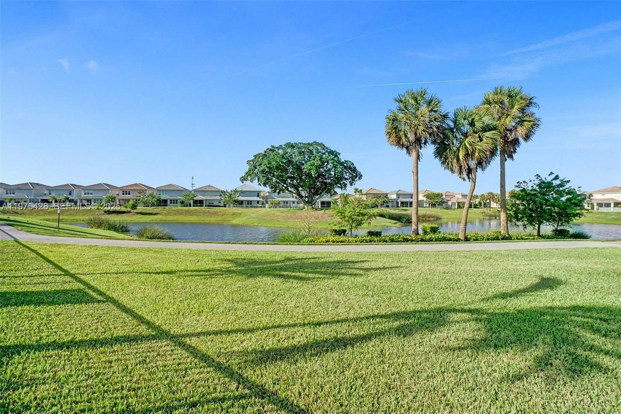 4764 Eucalyptus Drive - Photo 2 of 44