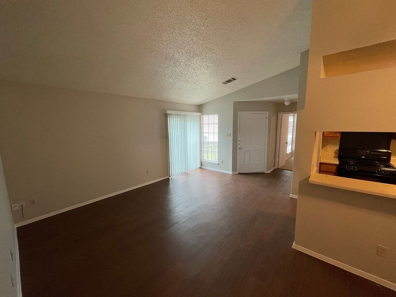 513 Sierra Cv - Photo 3 of 16