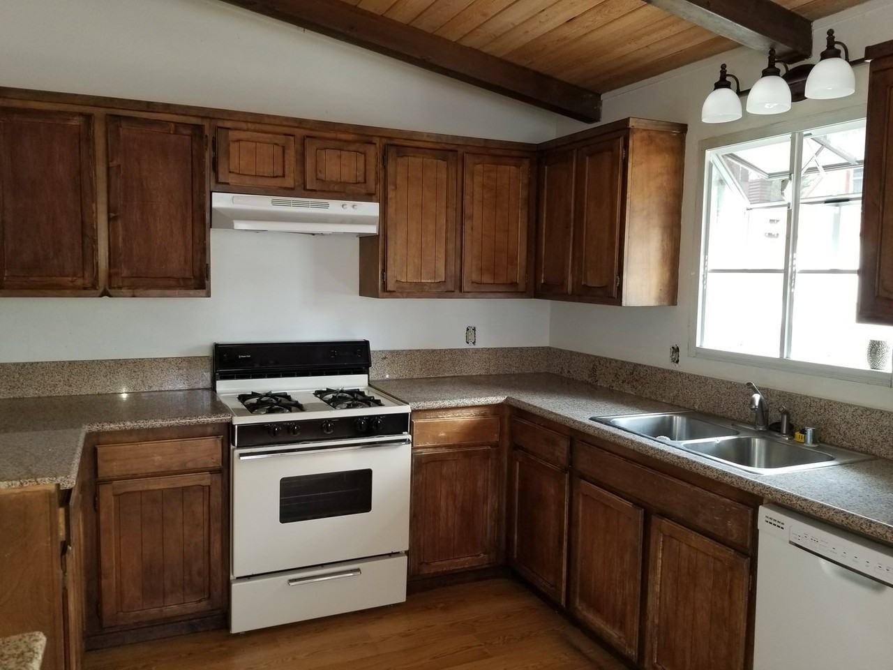 300 E Big Bear Blvd - Photo 2 of 10