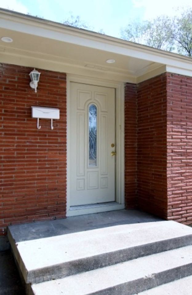 4317 Clay Ave - Photo 2 of 9