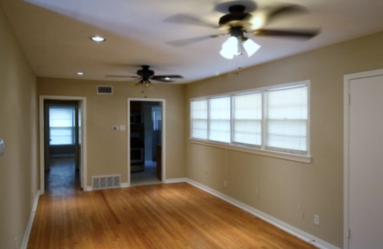 4317 Clay Ave - Photo 3 of 9